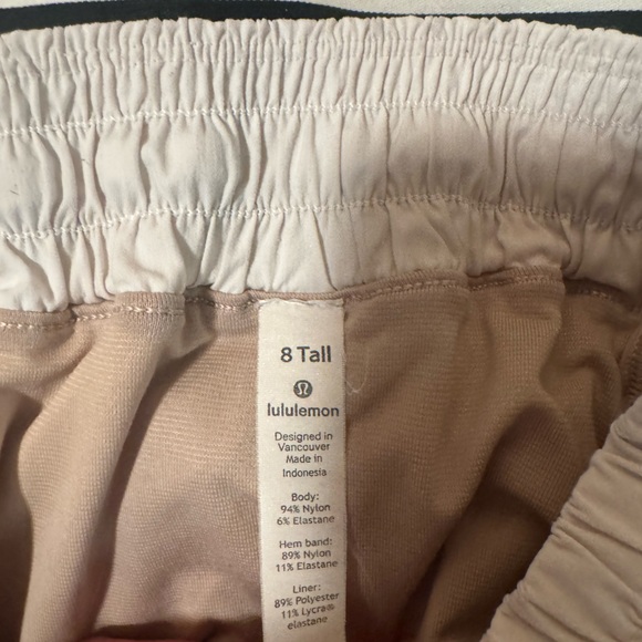 Lululemon Hotty Hot Shorts - Picture 3 of 3